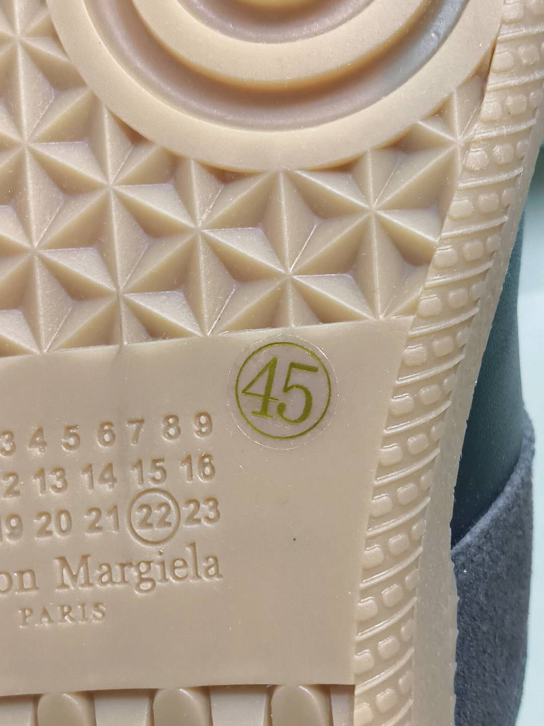 Maison Margiela GAT black brown QC