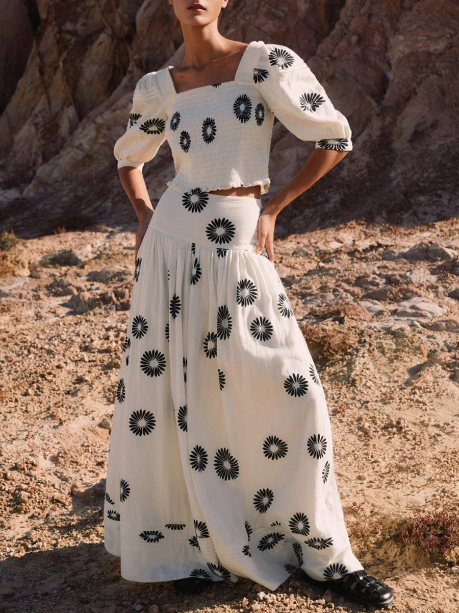 Fashionable and High-End Set 2026 Summer Style Holiday Style Puff Sleeve Short Top and Long Skirt Two-Piece Set for Women
