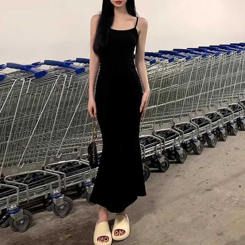 Dress with Slimming Temperament for Women, Summer 2025 New French-Style Spaghetti Strap Waist-Cinching Mature Mermaid Sexy Long Dress