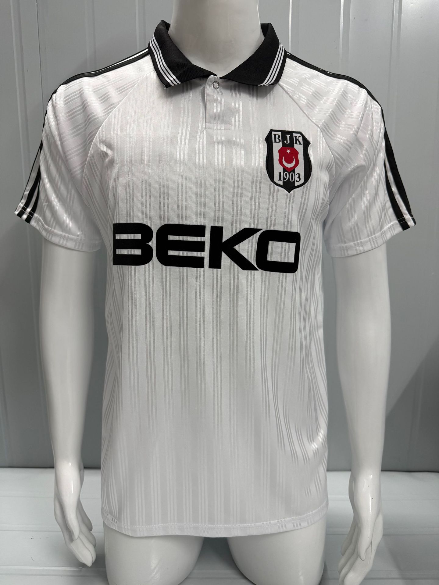 Retro Hot-Selling Item Besiktas Short-Sleeved T-Shirt Sports Jersey Football Uniform Fan Football Jersey