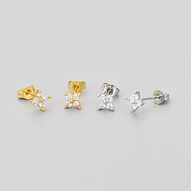 European and American Cross-border Diamond-encrusted Four-leaf Clover Earrings for Girls Sweet All-match Small Elegant Fashion Light Luxury High-end Earrings