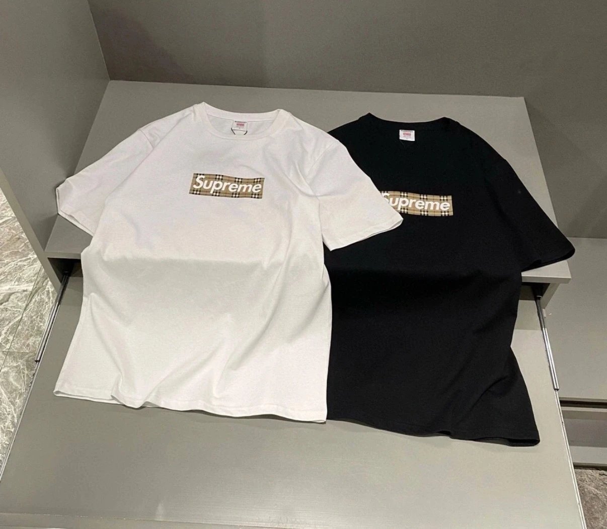 Supreme T-shirt