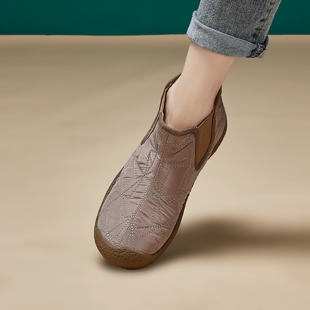 2025 New Winter High-Top Cotton Shoes, Soft-Soled Non-Slip Mom Shoes, Fleece-Lined, Thickeneded, Lightweight, Casual and Fashionable Snow Boots