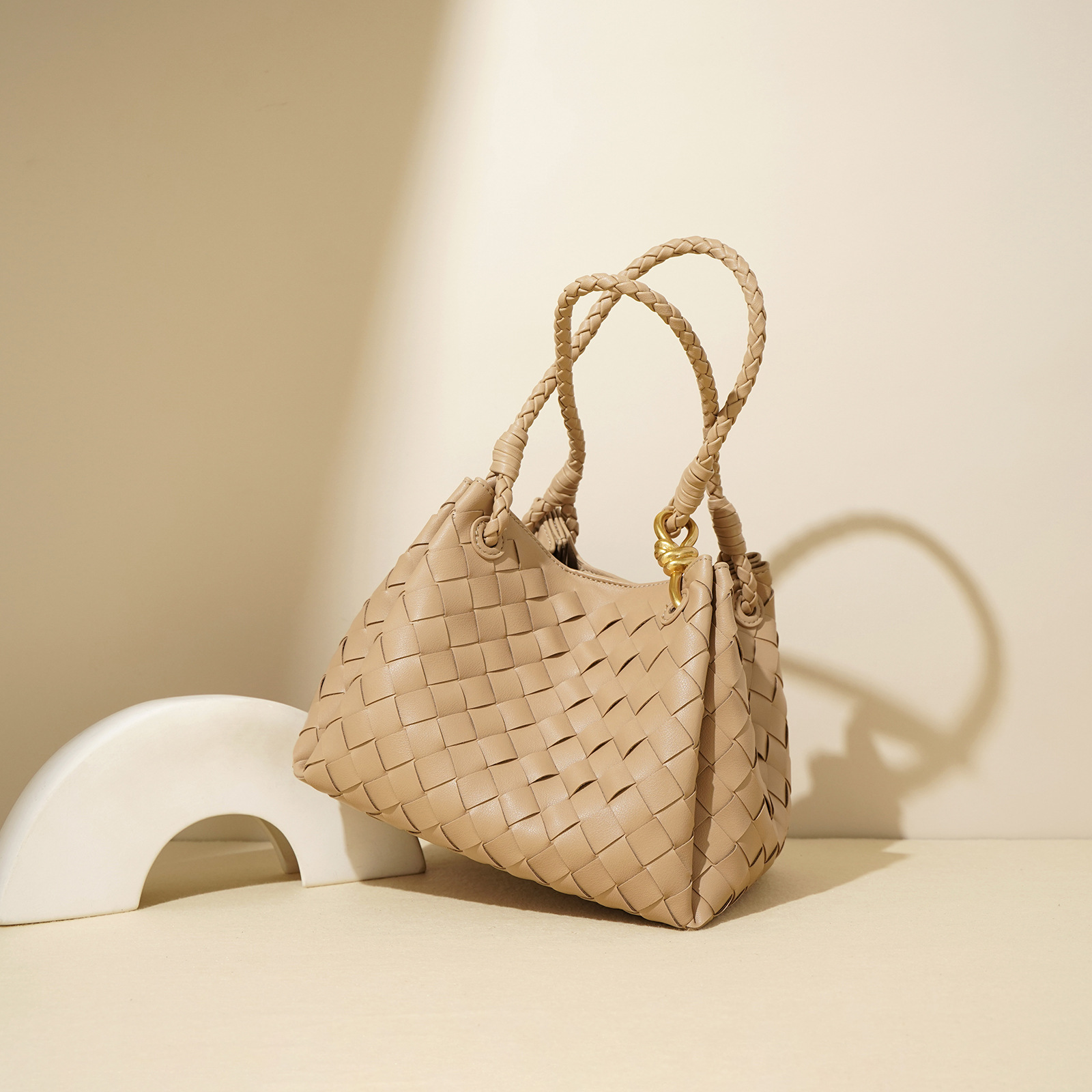 2026 Genuine Leather First-Layer Cowhide Woven Bag New Style Bucket Bag Retro Old Money Style Basket Handbag for Women