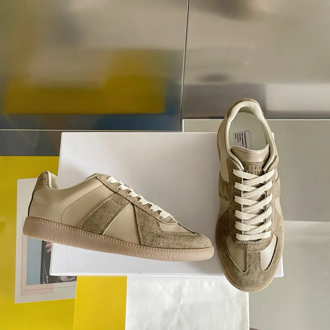 In Stock 2025 Casual Shoes New Retro Moral Training Shoes Fashionable and Versatile for Going Out and Commuting, Same Style for Men and Women