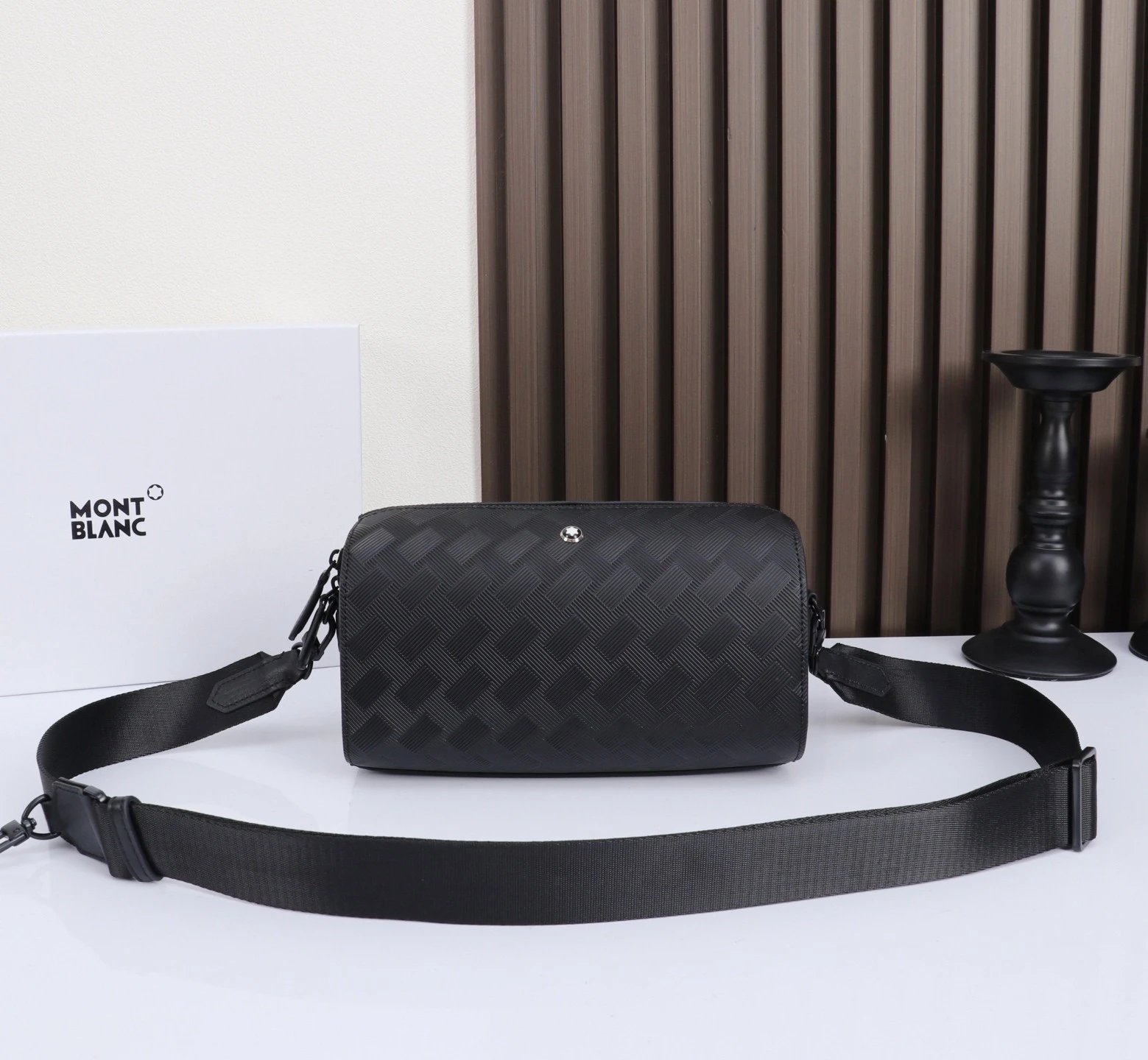 Guangzhou MONTBLAN * New Wanbao * Fashion 3.0 Series 142 Mailbox Bag