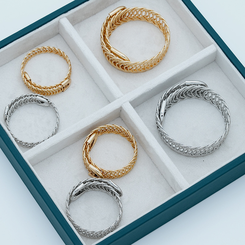 Cross-border European and American-style fashion retractable bracelet simple light luxury high-end sense woven twist elastic rope men's and women's bracelet