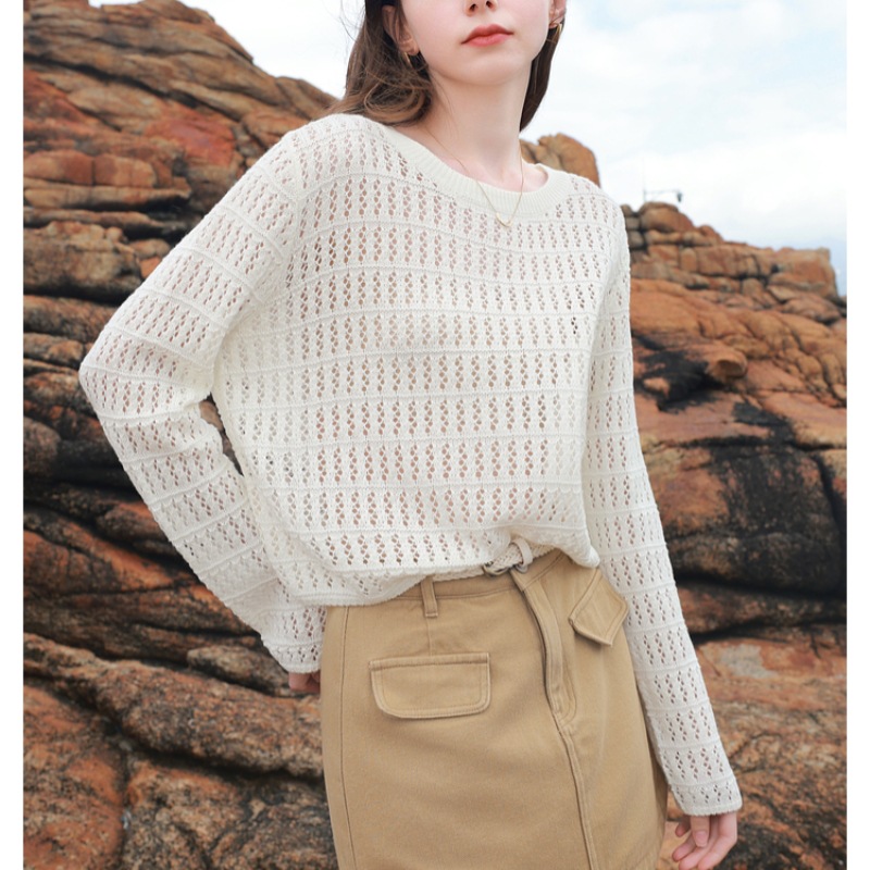 Solid Color Simple Hollow Knitted Blouse 2025 New Commuter Age-reducing Slim Base Shirt Casual All-match Top for Women