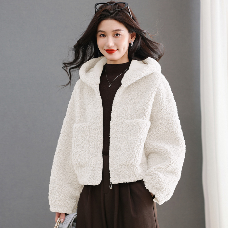 Imitation Granular Velvet Lamb Fur Coat for Women, Short Style with Hood, Zipper, Loose Fit, Thick Faux Fur Integrated Coat