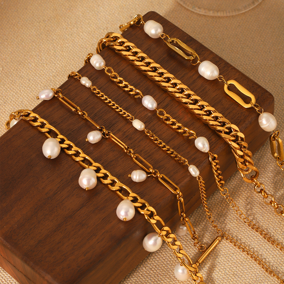 French Natural Freshwater Pearl Bracelet for Women, High-End Figaro Chain, Stainless Steel Cuban Chain, Titanium Steel Handmade Chain
