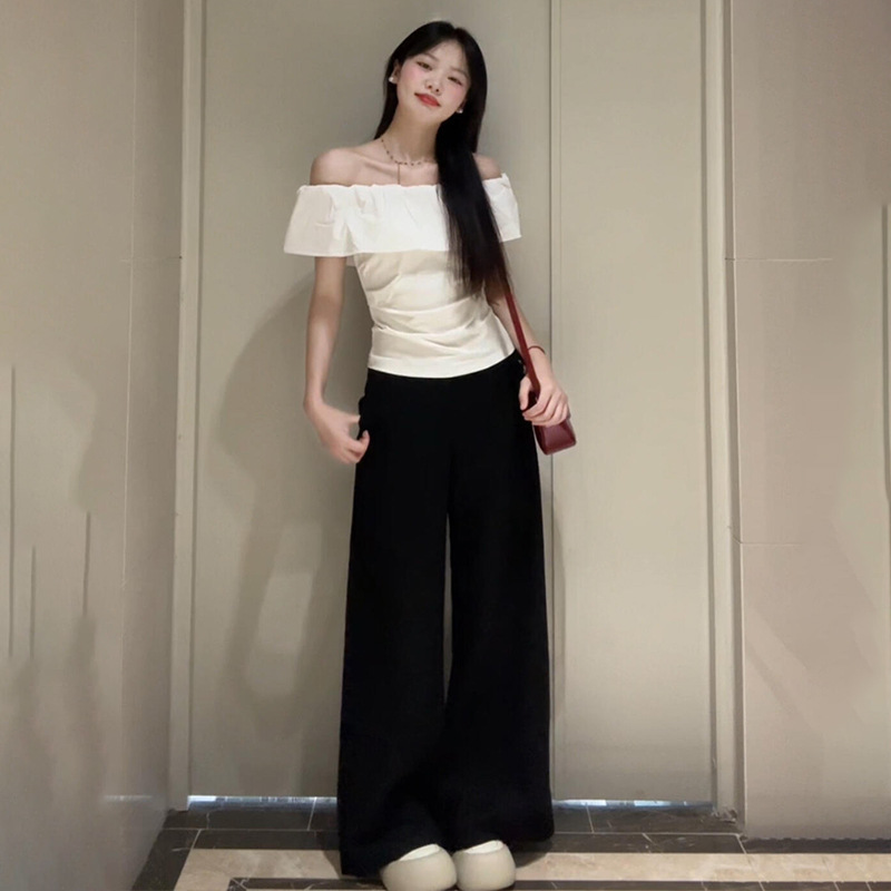 White One-Shoulder Short-Sleeved T-Shirt for Women in Summer, Off-Shoulder, Slim Fit, Stunning, Pinch-Waist French Ruffle Top