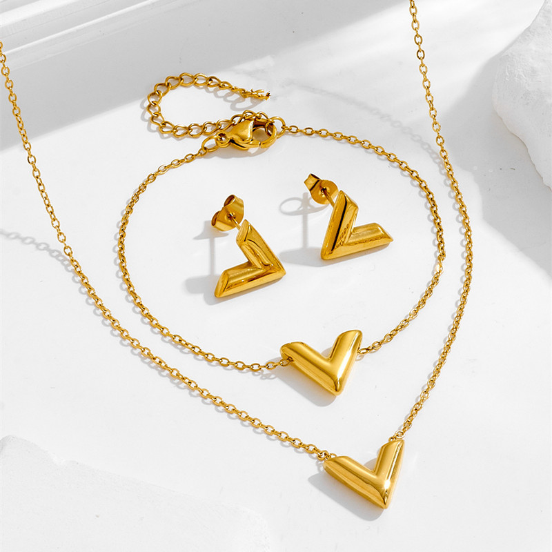 2026 New Style Simple Gold Niche Luxury V Letter Necklace for Women Summer Clavicle Chain Earrings Bracelet