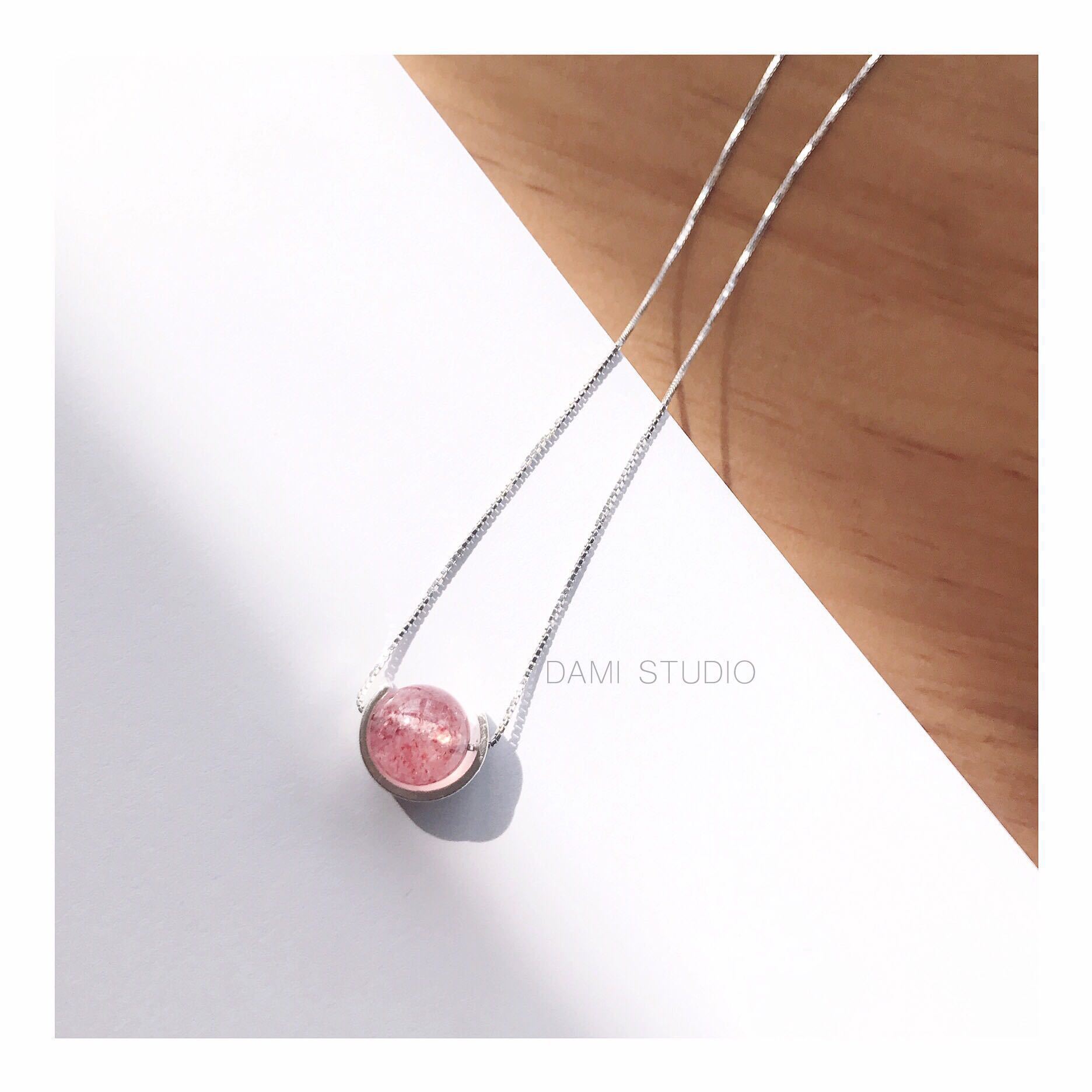 Badu Strawberry Crystal Moonstone Platinum Clavicle Chain Birthday Necklace Peach Blossom Stable Love Necklace