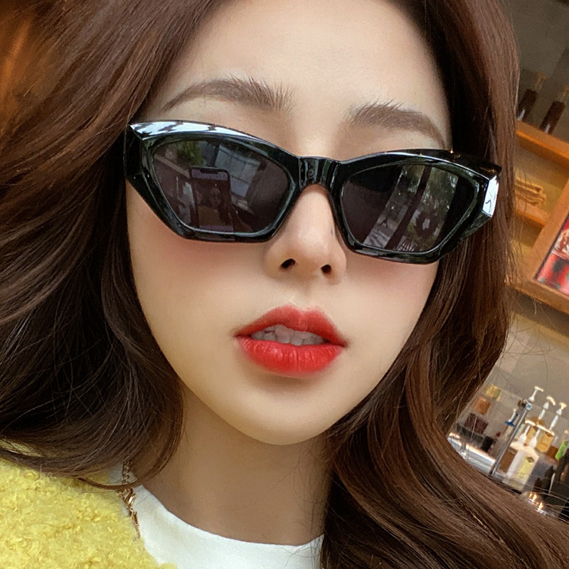 2025 New Polygonal Jelly Green Transparent Sunglasses Women's Retro Cross-Border Trendy Black Frame Glasses Men's Sunglasses