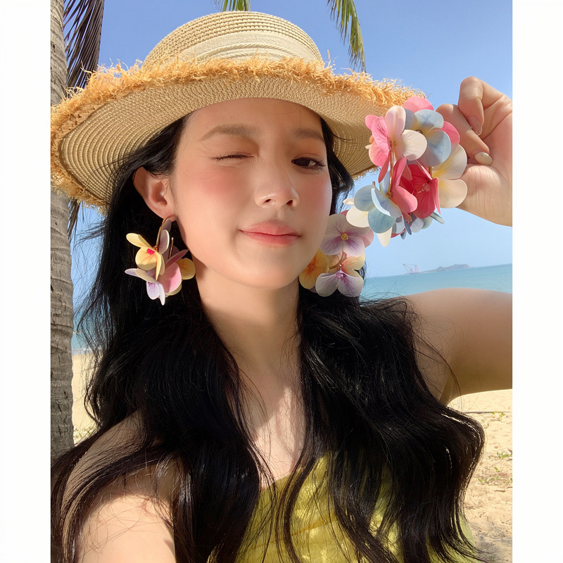 Dopamine-Colored Floral Glass Earrings, Unique and Beautiful Vacation-Style Exaggerated Earrings for Round Faces, Beach Accessories for Women
