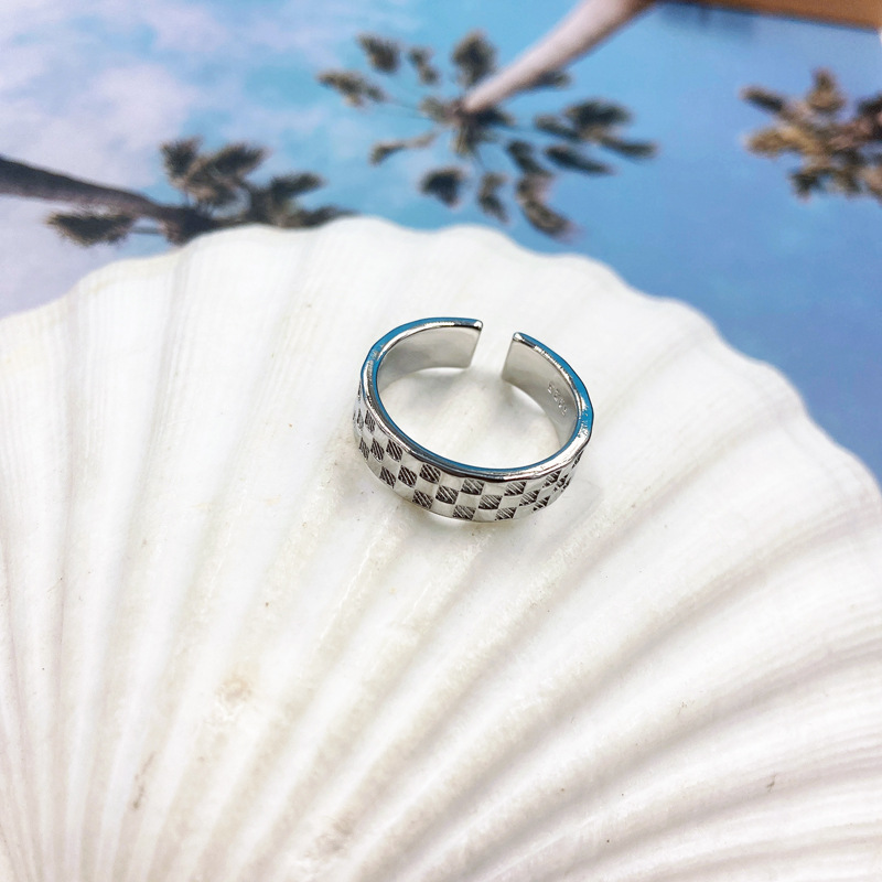 New Simple Trendy Chessboard Pattern Ring Women's Fashionable Distinctive Artistic Textion Exquisite Elegant Ring Ring