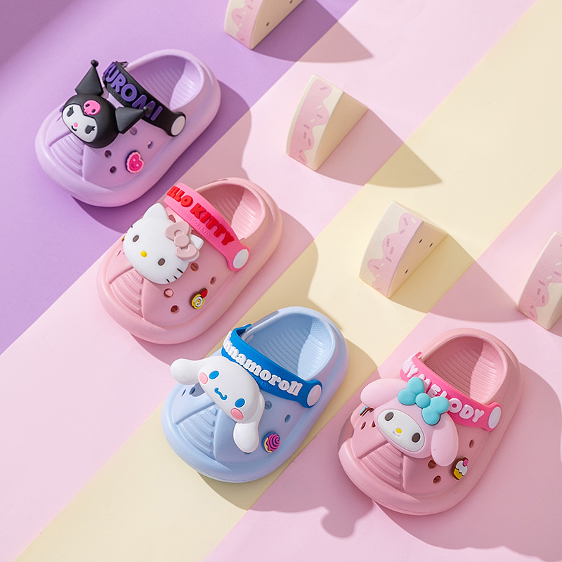 genuine goods authorized Sanrio children's hole shoes cartoon sandals and slippers indoor and outdoor baotou non-slip baby beach slippers