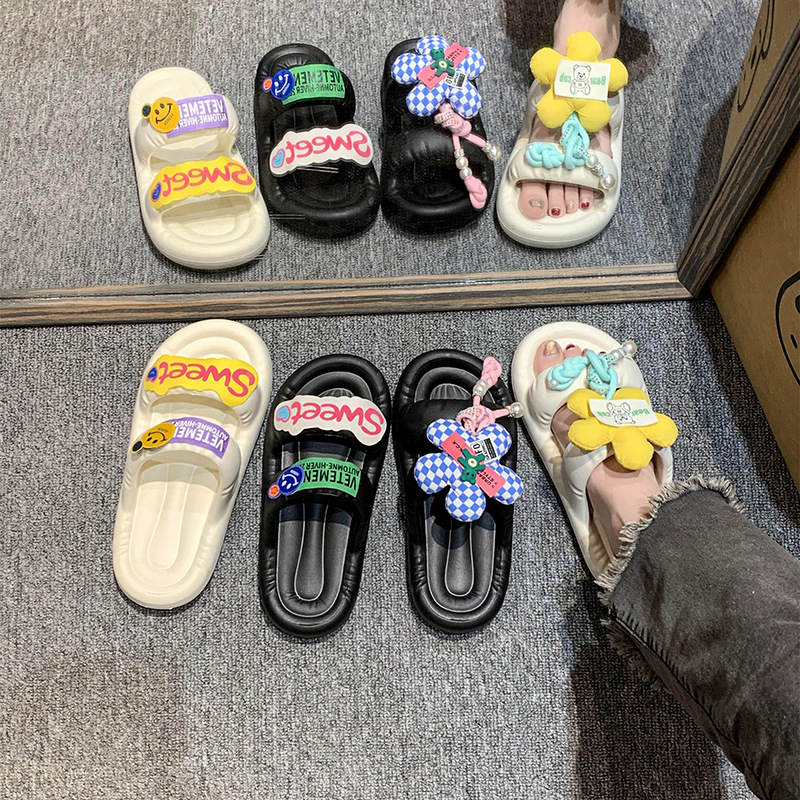 Cute Slippers Women's Shit-feeling Summer New Sandals Simple Bathroom Non-slip Slippers Outer Wear Thick Sole Slides
