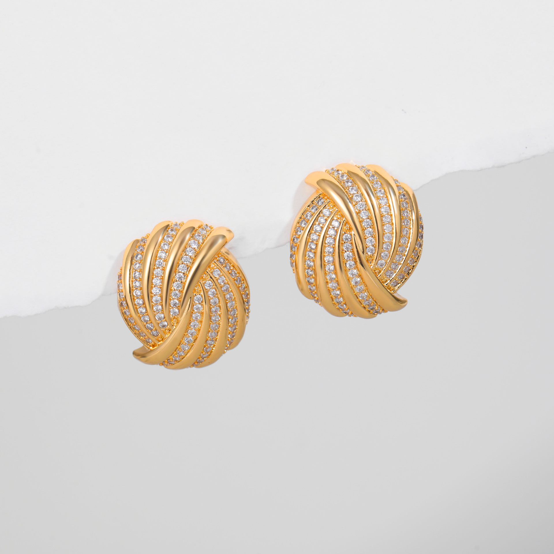 European and American Cross-Border 18K Gold Fireworks Spiral Inlaid Zircon Earrings Accessible Luxury High-End Earrings Stripesd Earrings Amazon