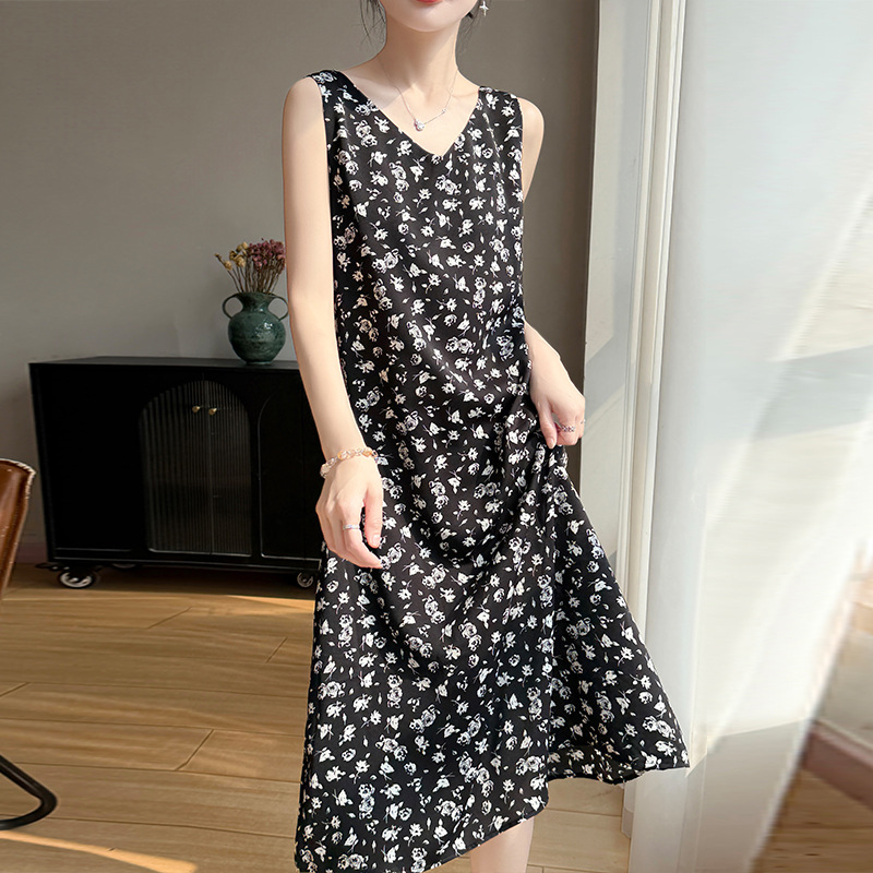 Silk Satin Summer V-Neck Dress for Women, French Style, Slim-Fit, Printed, Elegant, Mid-Length Slip Dress