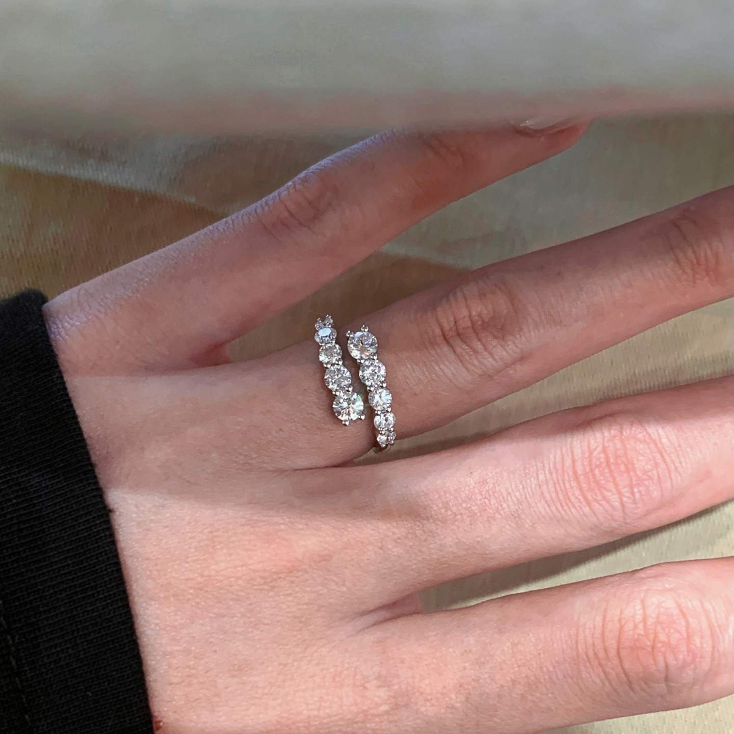 Vintage-Style Brushed Zirconia Full Diamond Ring 2026 New Model Exquisite Light Luxury Niche Design Custom Jewelry