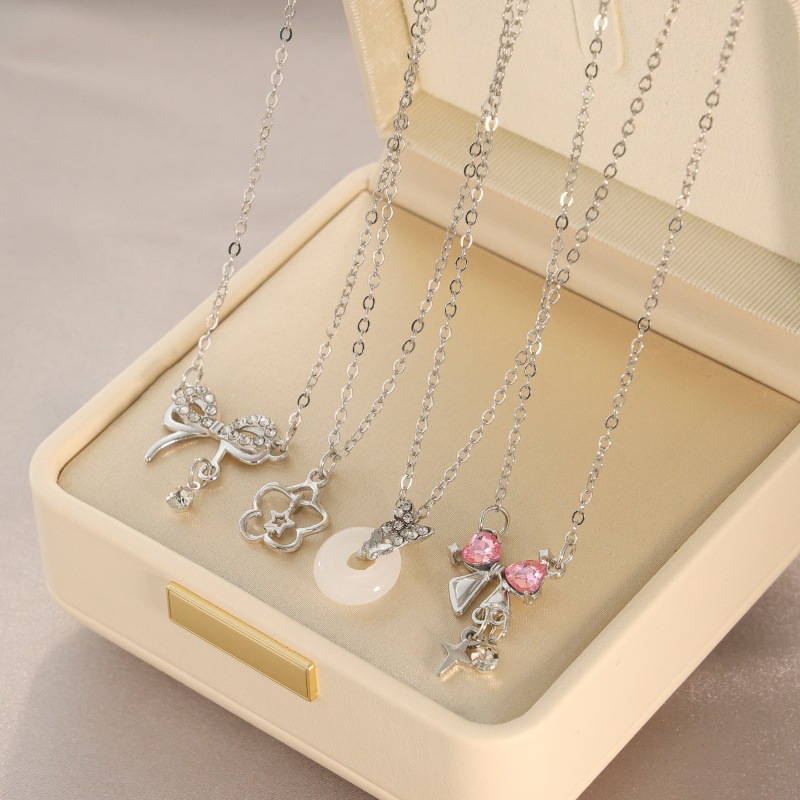 Silver Ultra-Fairy Dreamy Butterfly Necklace for Women, Light Luxury Niche Design, 2026 New Model, High-End Clavicle Chain Accessory