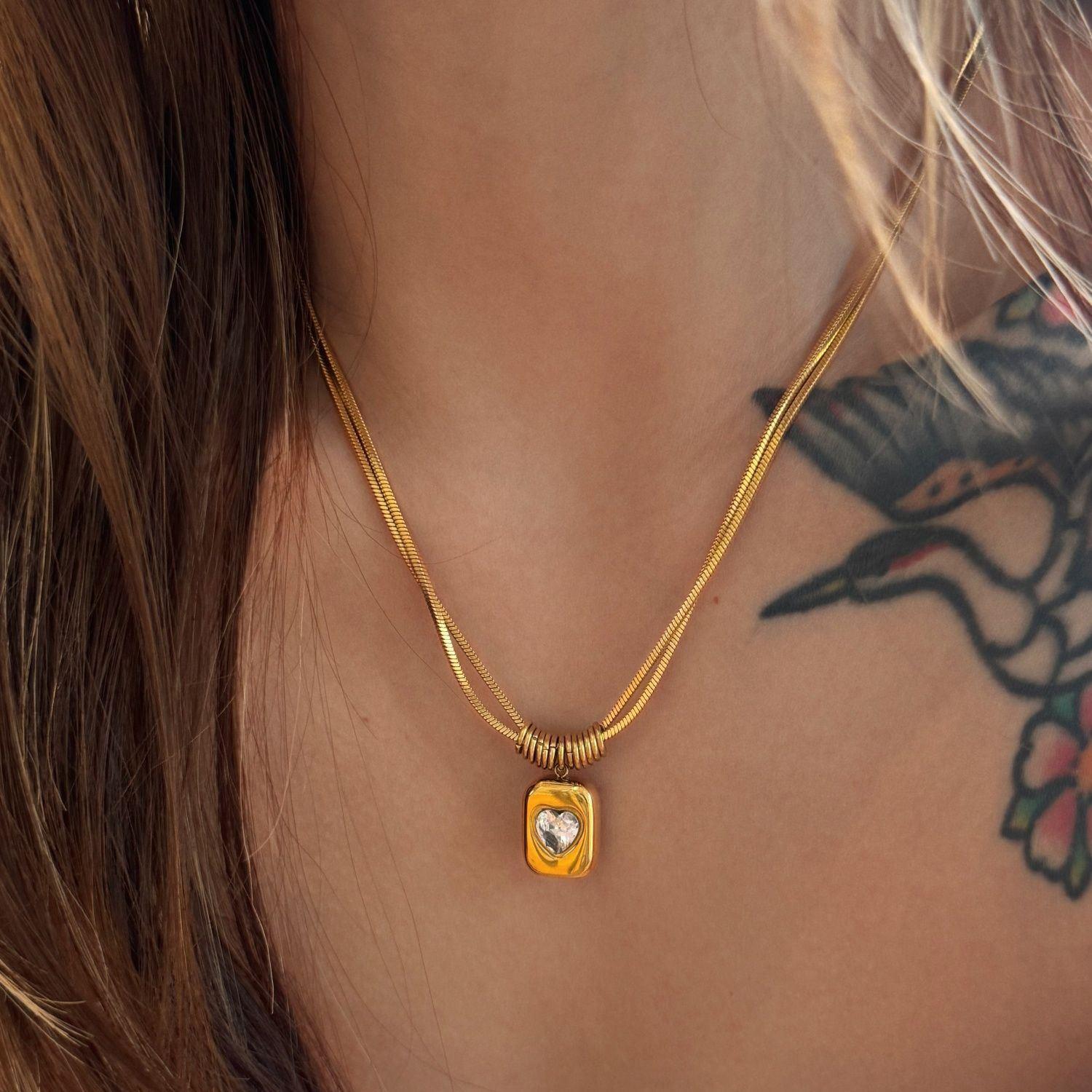 Star Luo jewelry-cross-border hot selling fashion temperament niche stainless steel 18K gold geometric heart tag necklace