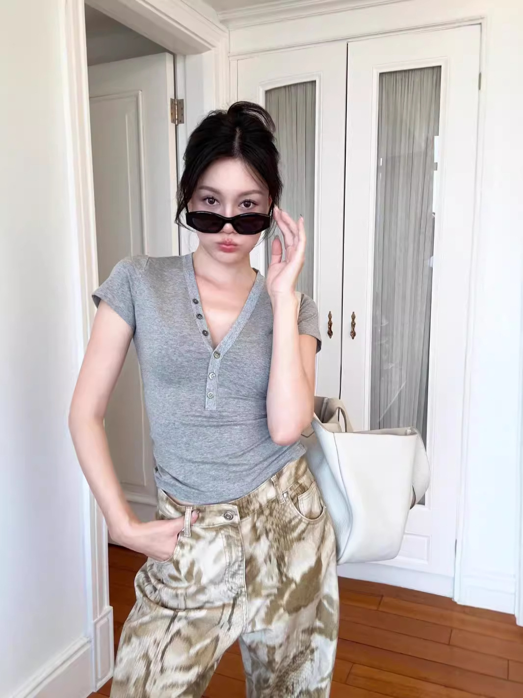 [Clearout No Returns or Exchanges] Plaid High Elasticity Slim T-Shirt Solid Color Henry V Neck Short Sleeve Tight Top for Women