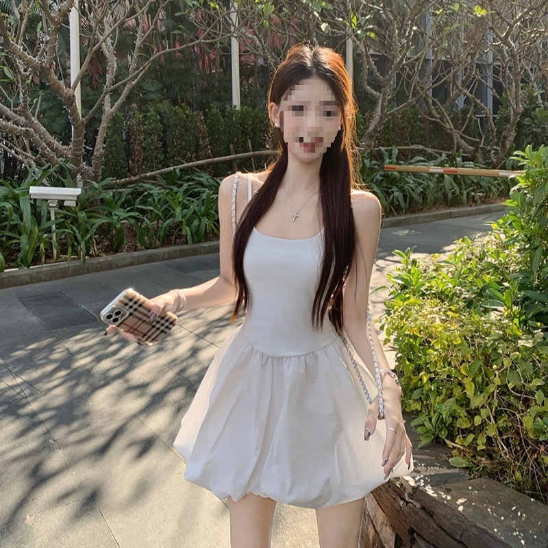 Ballet-Style Suspender Dress for Women, White, Waist-Cinching, Slimming, Beach Vacation, Floral Skirt, New Summer Style Short Skirt