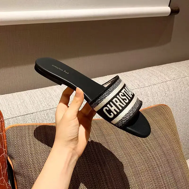 D Family's Same Letter Embroidered Slippers Women's 2022 Spring and Summer New Genuine Leather All-match Flat Outer Wear Beach Sandals