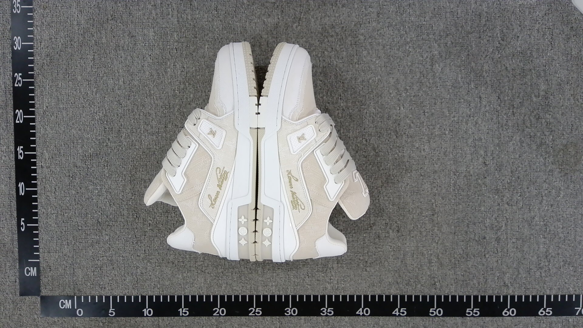 Louis Vuitton Sneakers QC