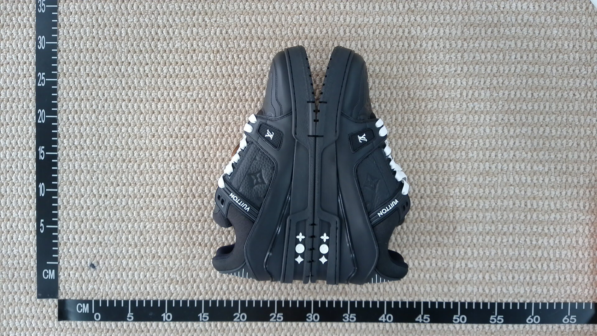 Louis Vuitton Sneakers QC