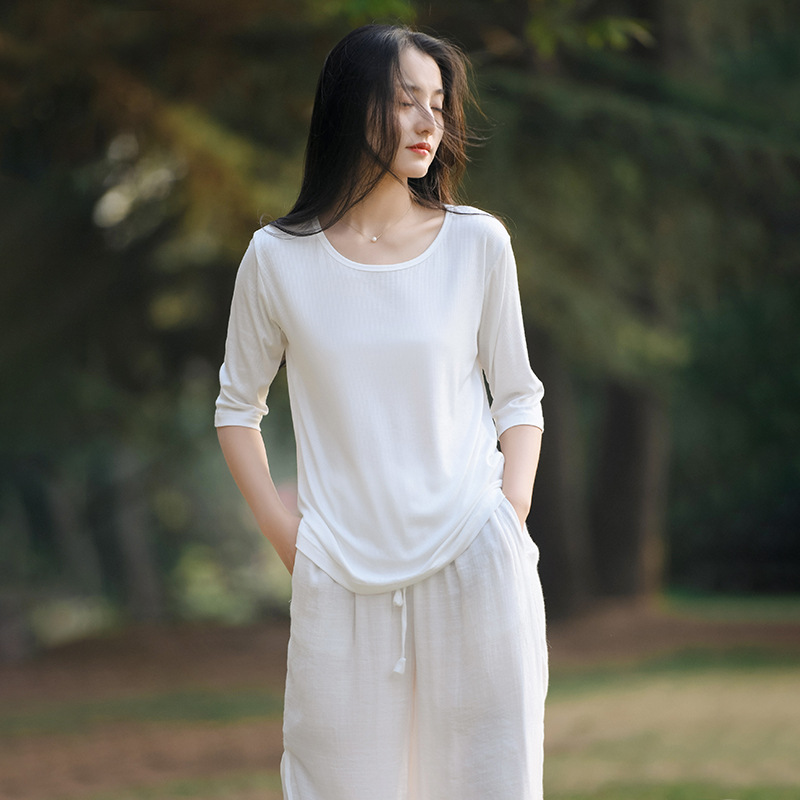 Women's 2025 Summer New Half-sleeved T-shirt Women's Round Neck Loose Solid Color Base Shirt Simple Elegant Knitted Shirt