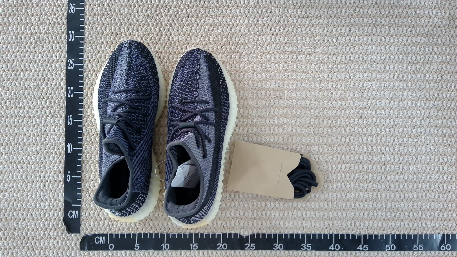 Yeezy Sneakers QC