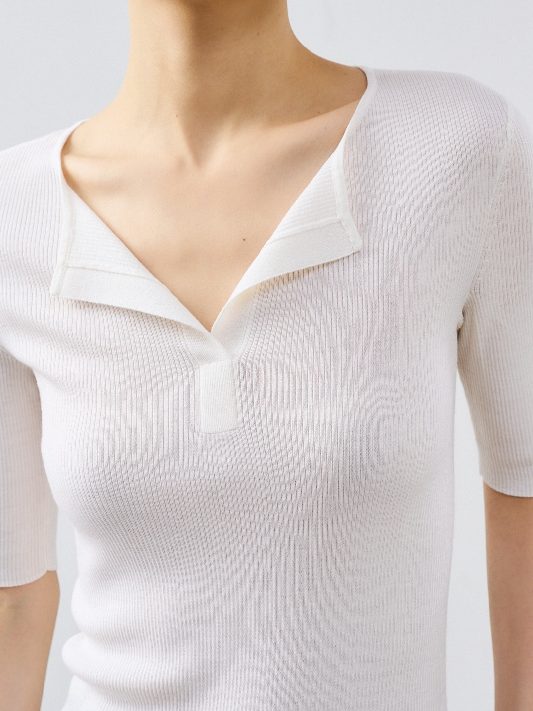 Clearance Sale on Discontinued Sizes: Sherry German Yangzi Yarn Merino Wool Slim Fit Short Sleeve Knitted Top for Women