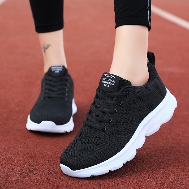 Brand Sports Shoes for Women New Black Running Shoes 2025 Summer Lightweight Mesh Breathable Travel Casual Versatile
