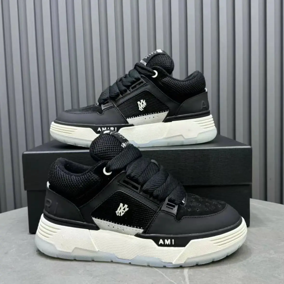 Fashion shoes