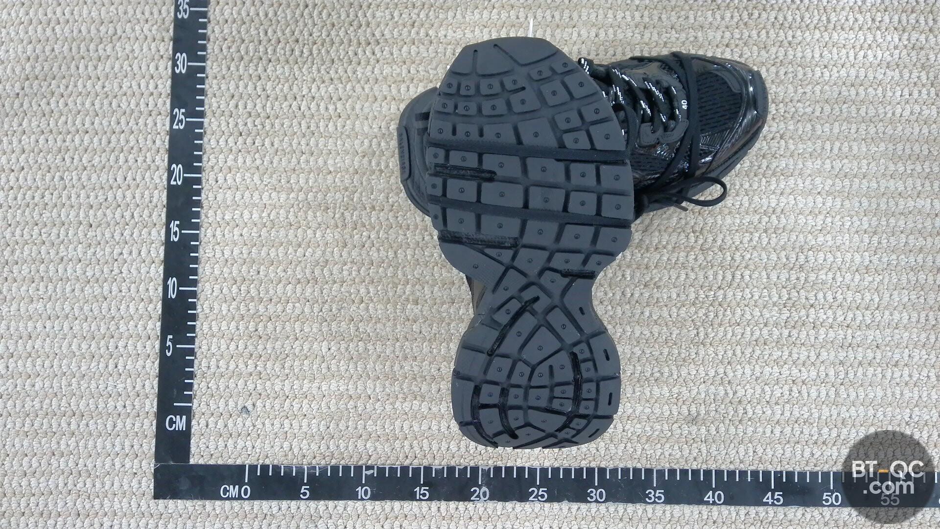 Balenciaga Sneakers — foto QC 3