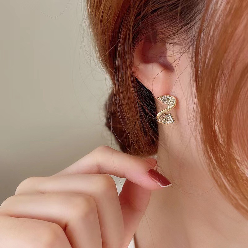 Flash Diamond Micro-inlaid S-shaped Rotating Earrings Elegant Earrings Women's Fashionable Simple Small Internet Celebrity Fashion Design Sense Earrings