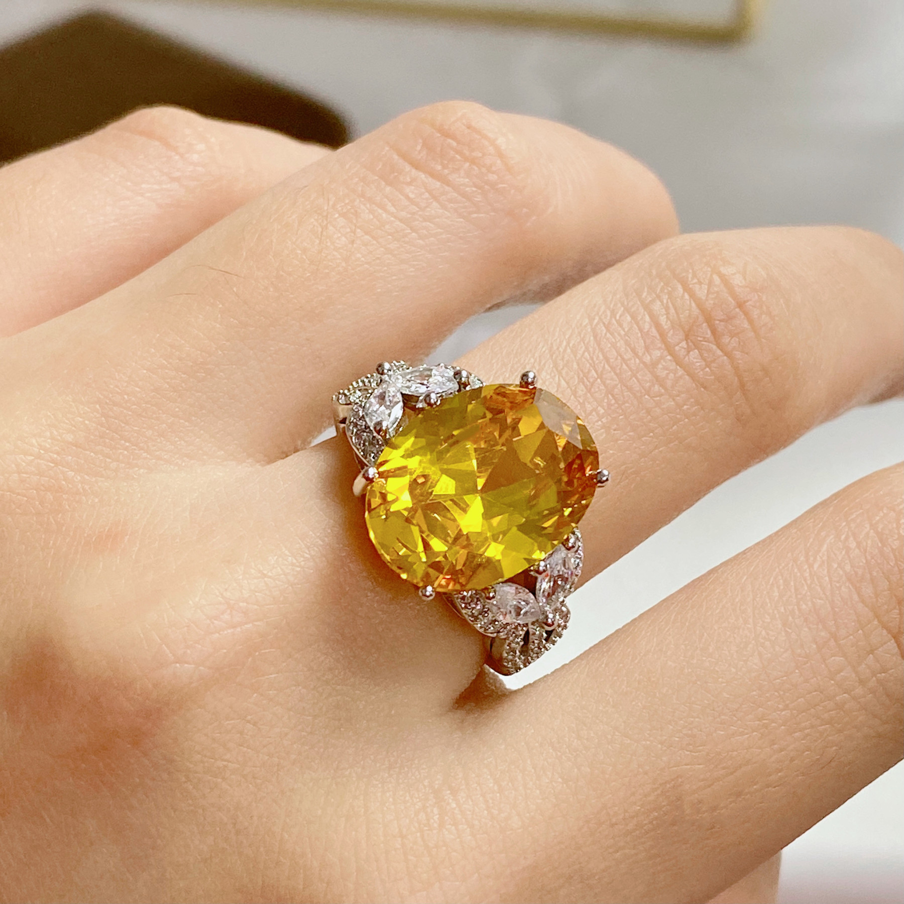 Live Streaming Welfare Big Pigeon Egg Yellow Diamond Ring Women's Deep London Lantopa Opening Color Treasure Ring