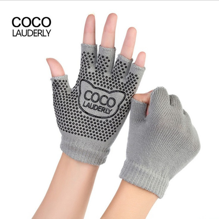 Wholesale autumn and winter non-slip five-finger cotton yoga gloves sports sweat-absorbent finger flexible daily multi-purpose open finger gloves