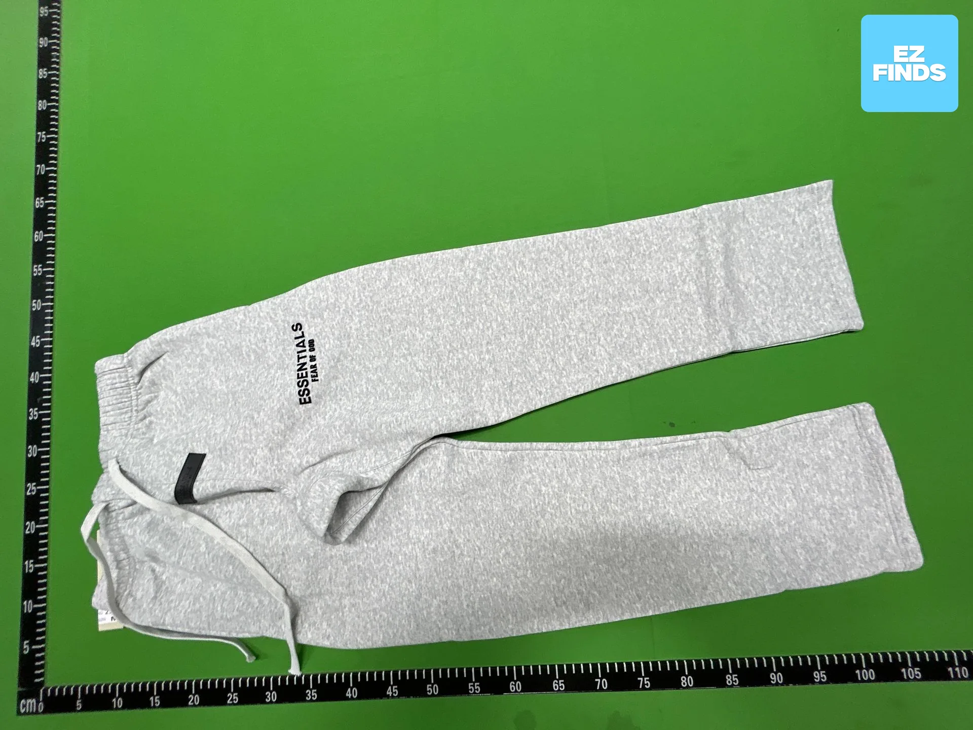 Fear of God Essentials Trendy Chest Logo Rubber-Print Hoodie and Fog Pants Set — QC-Foto 3