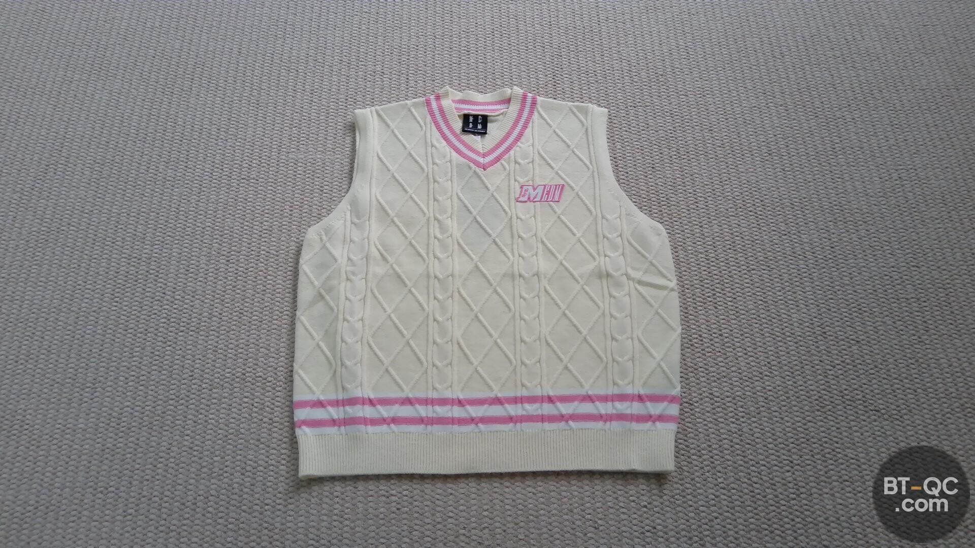 MII Women's Cream Pink Argyle Knit Vest QC