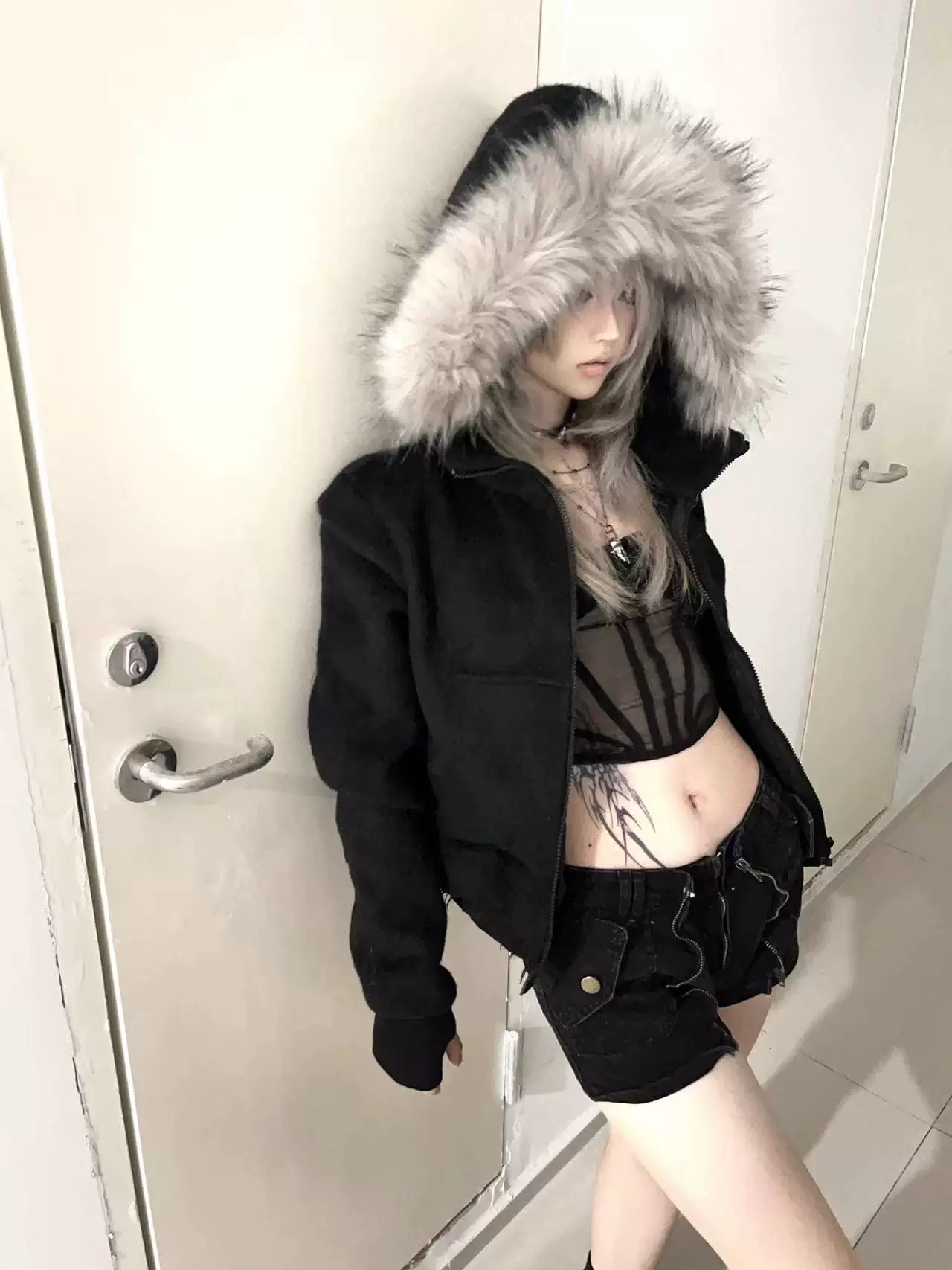 No E Mosen* “Cross Coffin” High-Neck Hooded Sweatshirt with Golden Raccoon Fur Short Pile Fabric and Tassel Hem, Slim Fit