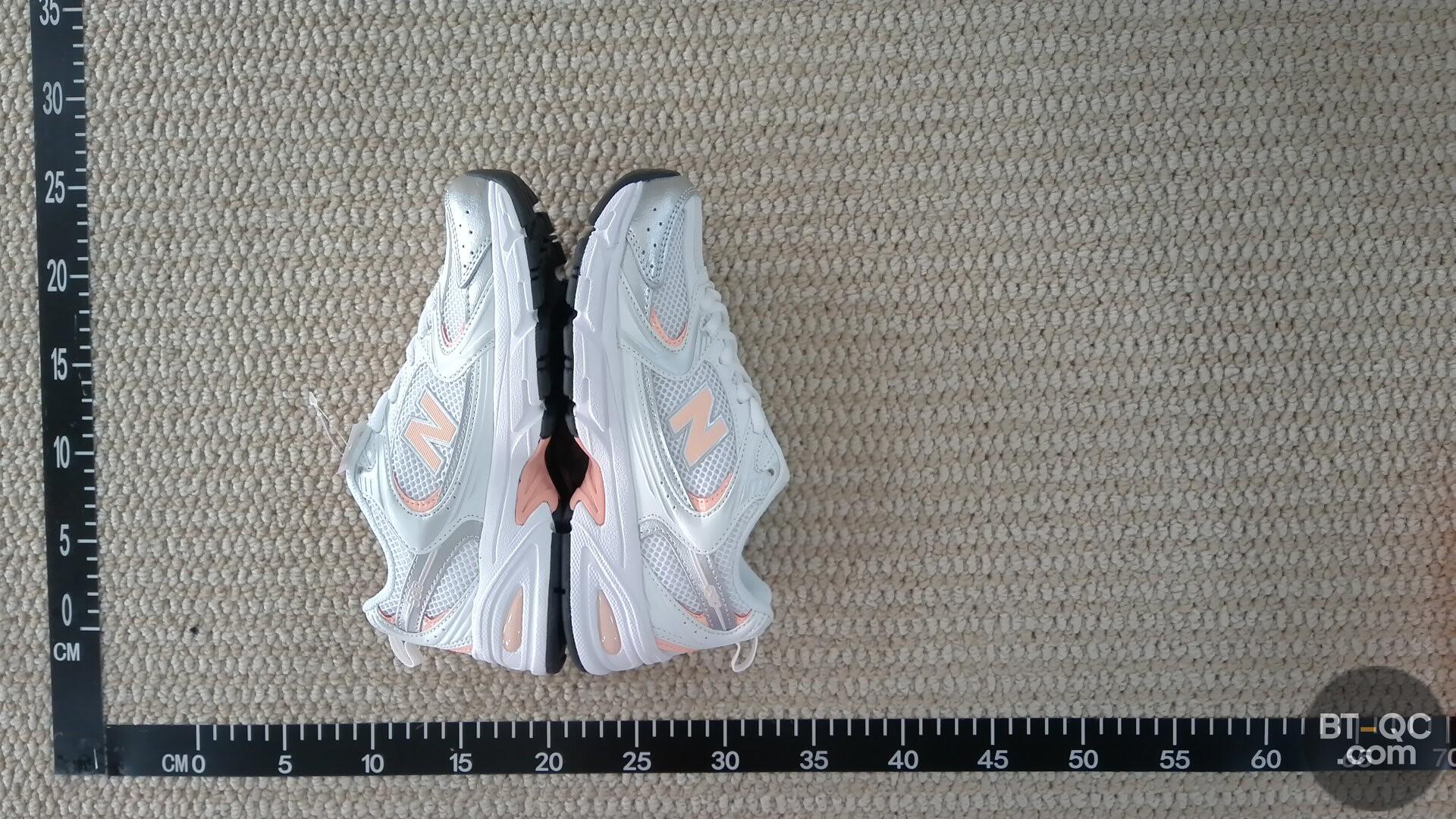 New Balance Sneakers QC