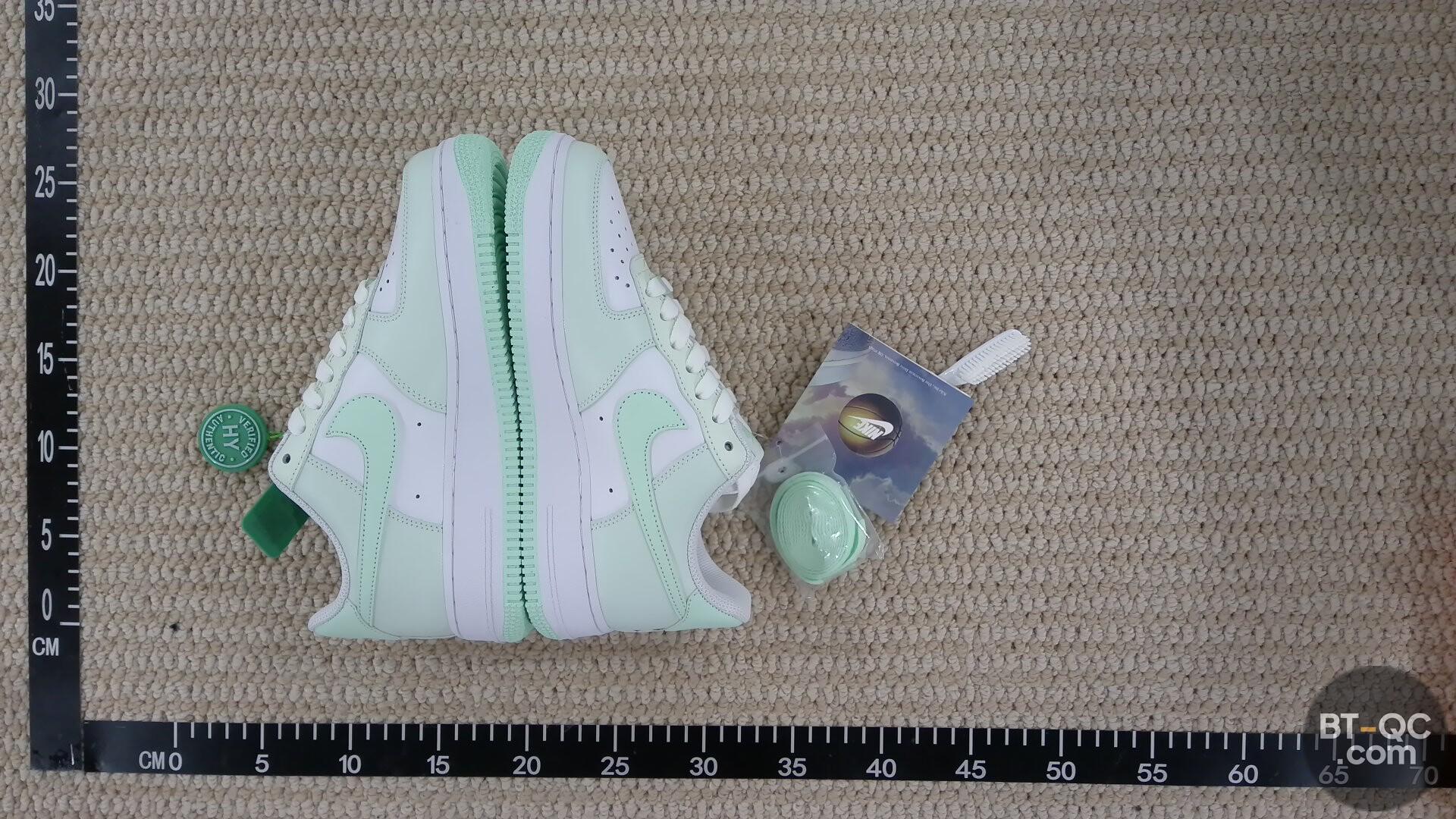 Nike Sneakers QC