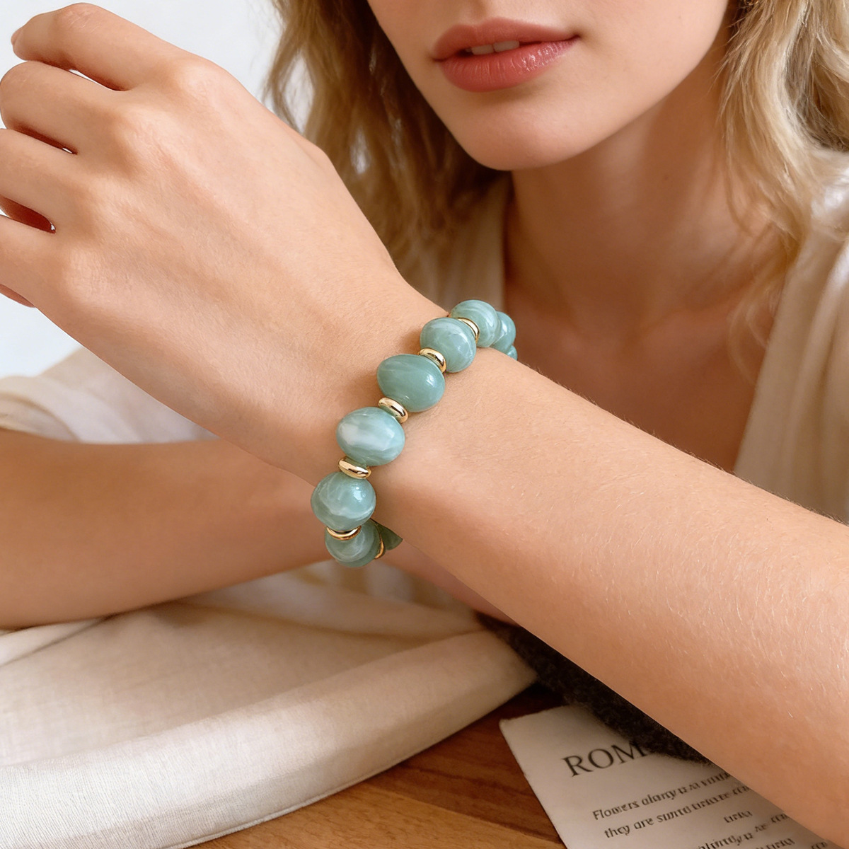 European and American Cross-Border Jewelry Acrylic Beaded Bracelet for Women, Retro Light Luxury, High-End Irregular Fashion Handmade Chain
