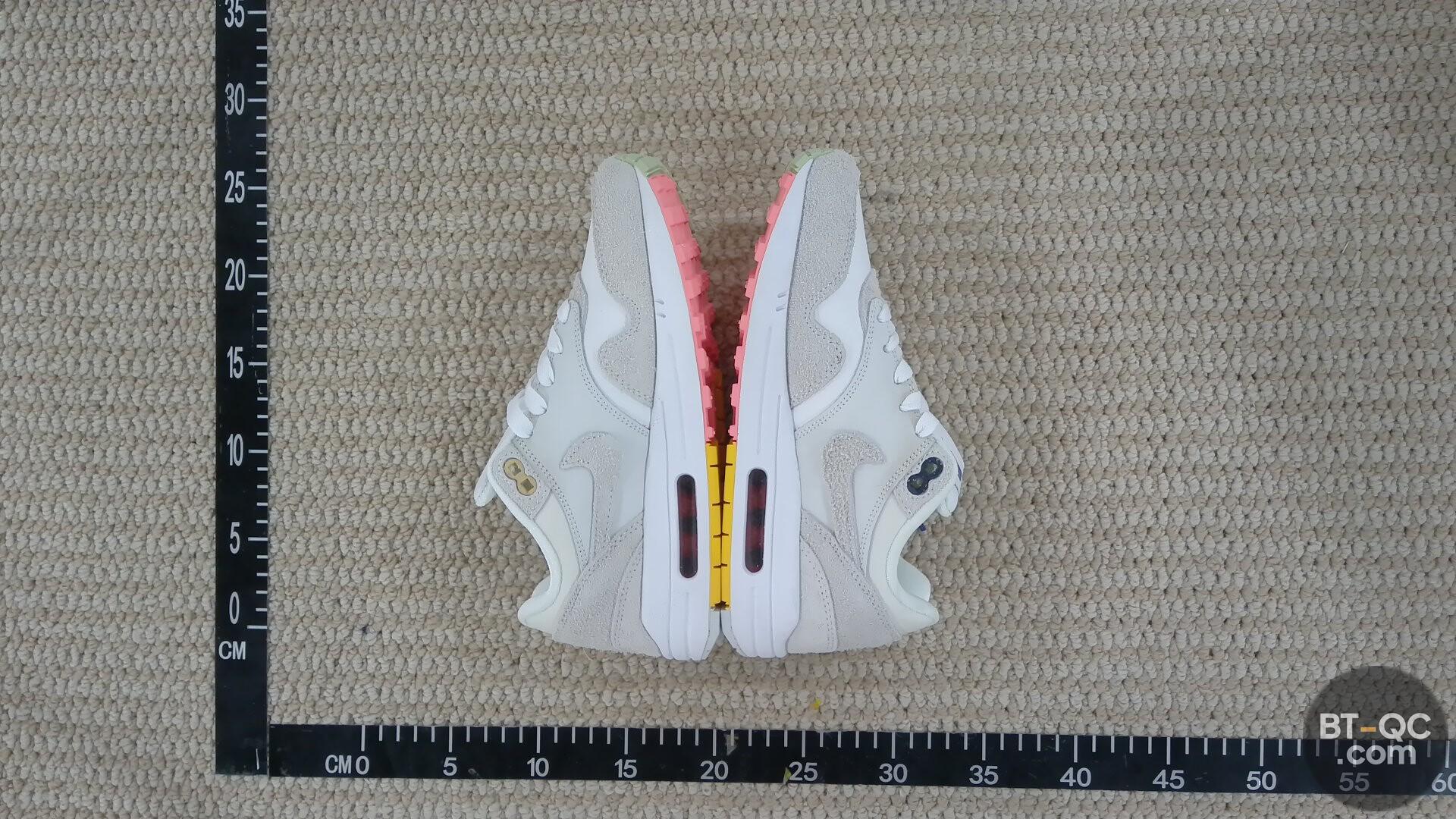 Nike Sneakers QC