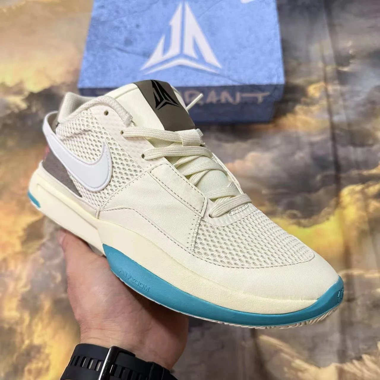 Chunyuan Hs, retail price 200 yuan, Morant—low-top sneakers with built-in air cushioning, suitable for sports, casual wear, and basketball.