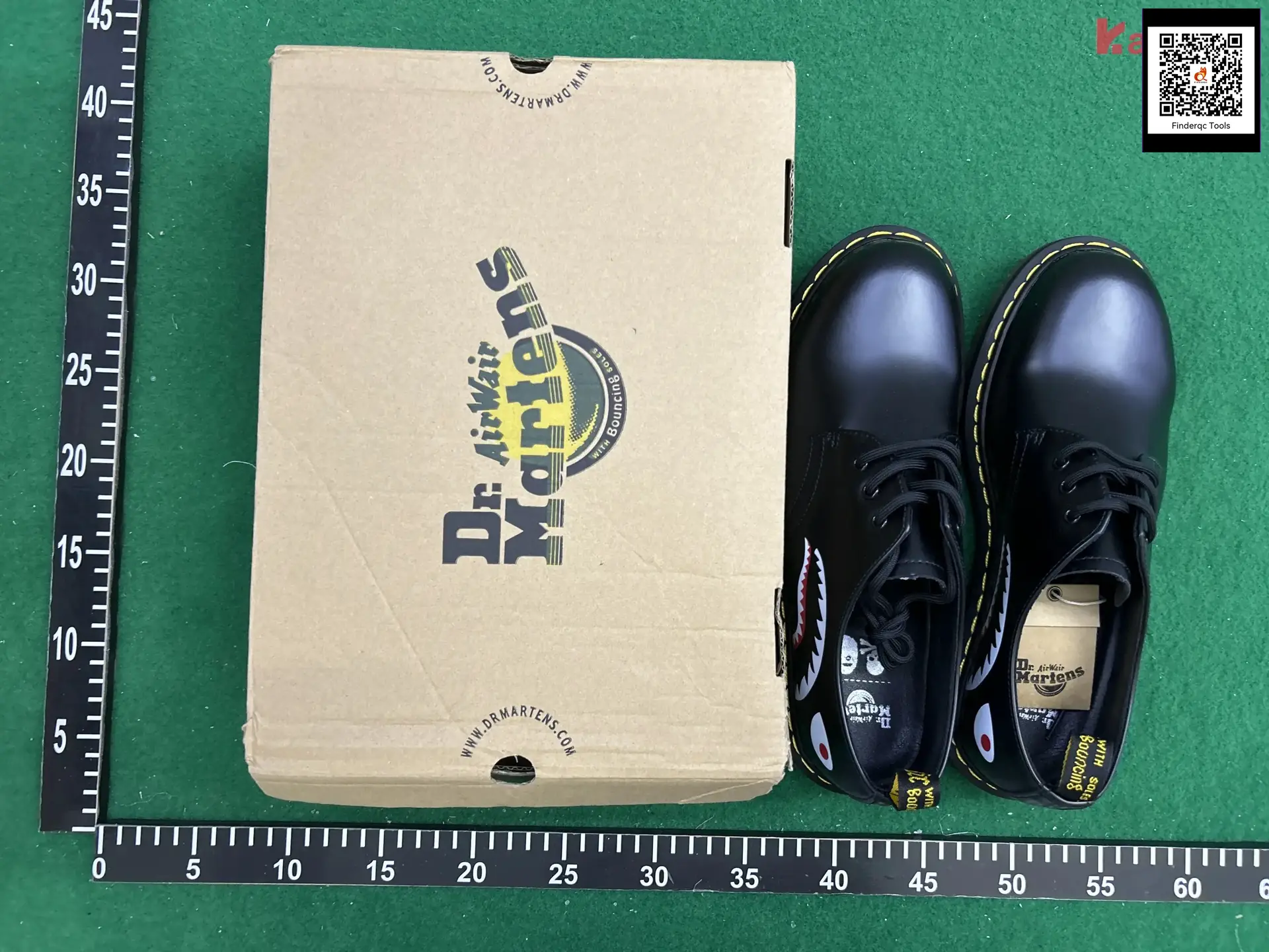 Dr. Martens 1461 Shark Tooth Black